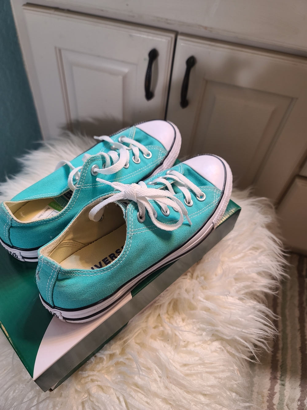 Womens All Stars Converse Shoes